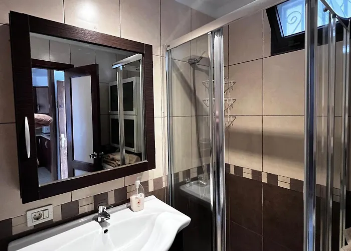 Royal Holiday, Cristianos